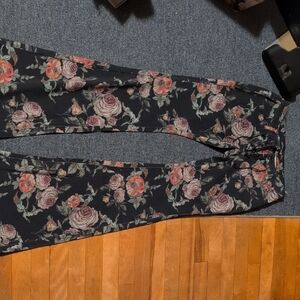 NWT(B)Dolls Kill Floral Jeans: Medium